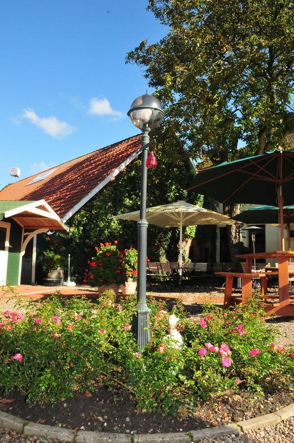 Hotel Knipper Lastrup ภายนอก รูปภาพ